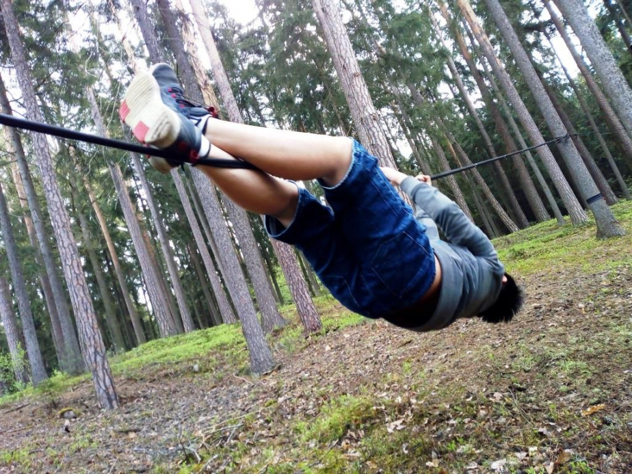 02_jedna_z_lanovych_prekazek.jpg