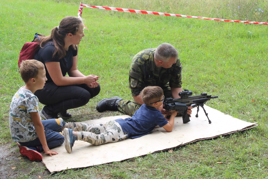 5_strelba_s_airsoftbrenu_autor_kpt._m._s._halikova.jpg