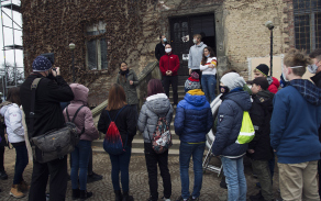 Pardubičtí žáci uctili v Larischově vile památku obětí heydrichiády