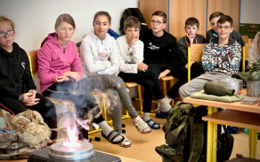 v_ramci_preziti_se_deti_dozvedely_pravidlotri._clovek_vydrzi_3_minuty_bez_vzduchu_3_dny_bez_vody_a_3_tydny_bez_jidla._1.jpg